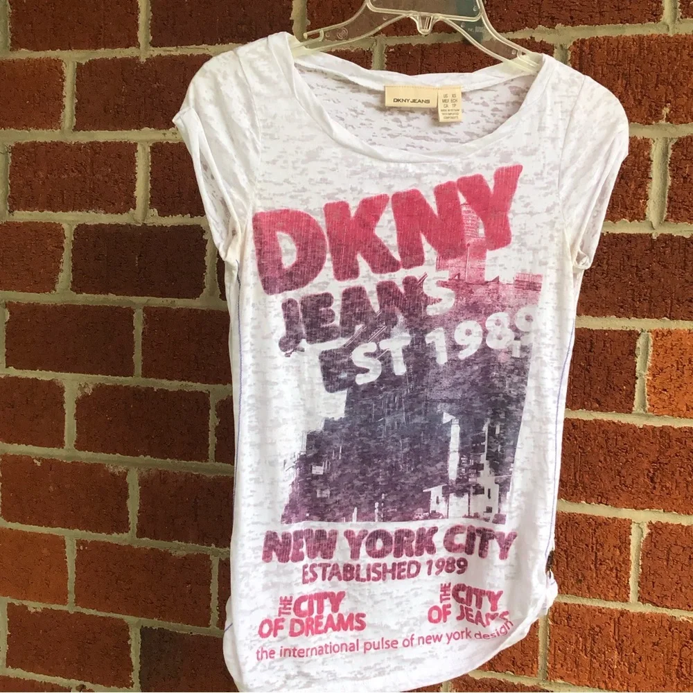 089 - DKNY T-Shirt Women’s XS - Picture 2 of 12